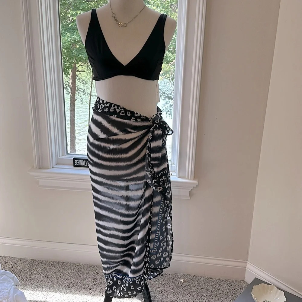 Contours by Coco Reef Pareo Swim Coverup, One Size, 100% Rayon, EUC